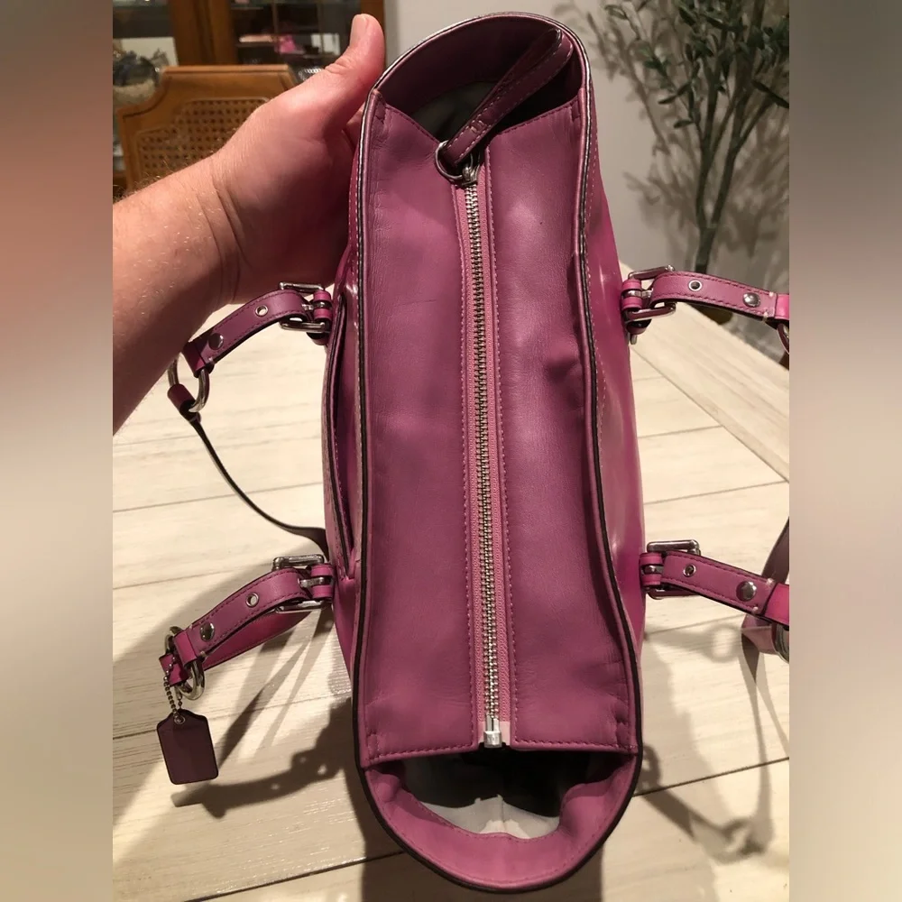 COACH F12343 PINK/MAGENTA LEATHER GALLERY EAST WEST TOTE WITH HANGTAG - Picture 10 of 16